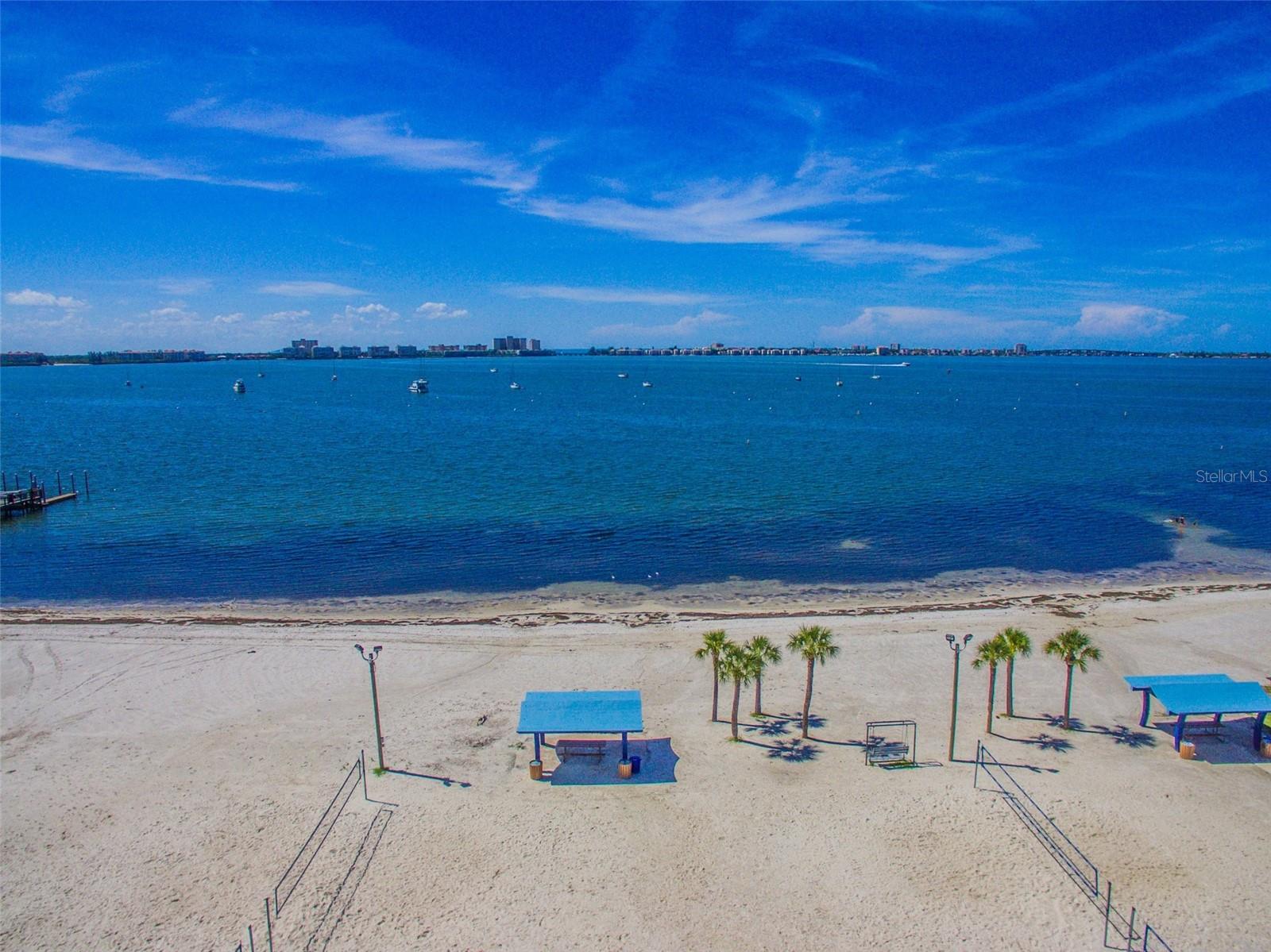 BOCA CEIGA PARK - Commercial Sale