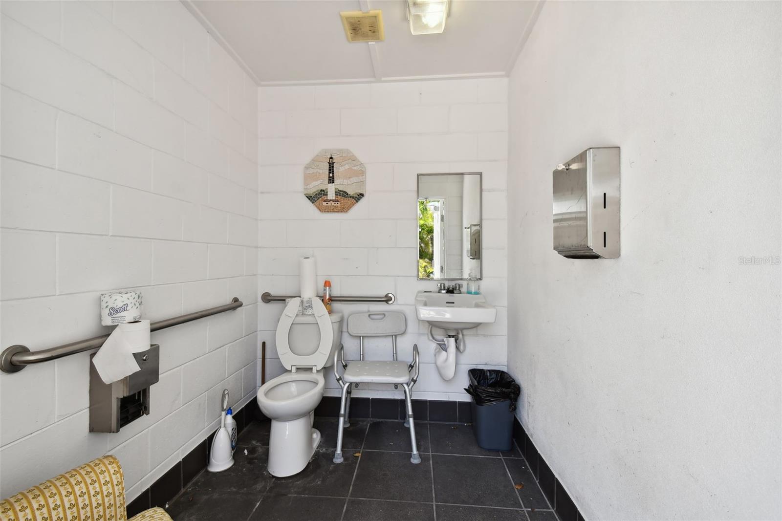 BOCA CEIGA PARK - Commercial Sale