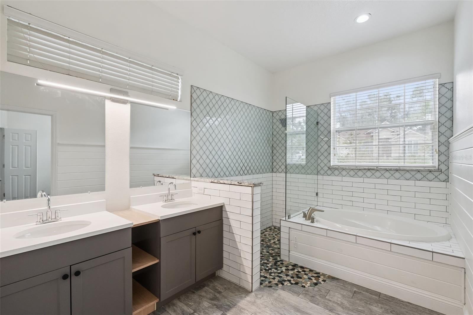 ROCK SPGS RDG PH V-C - Residential