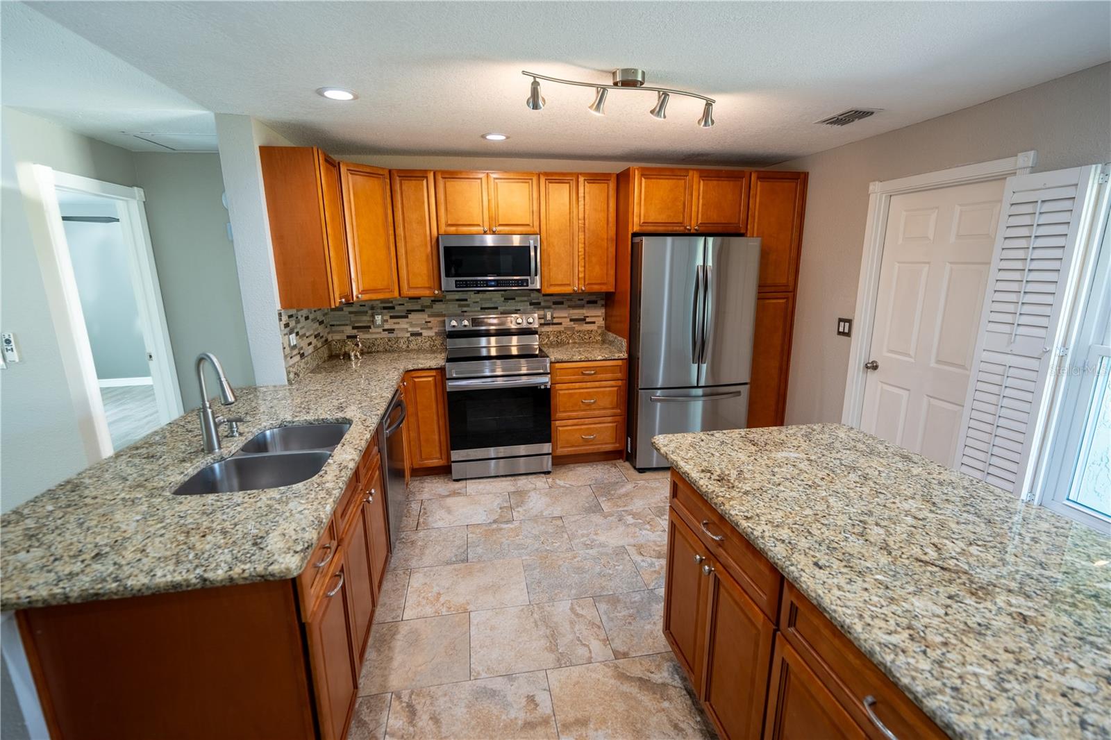 691 SHADY COURT
