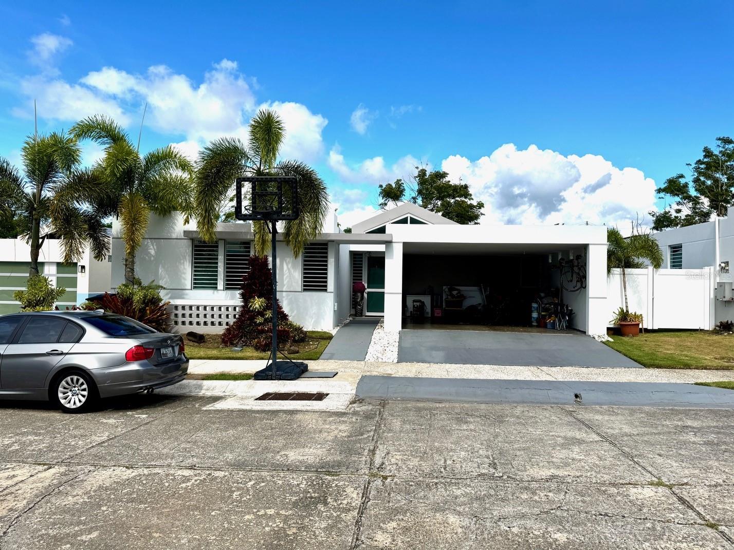 216 URB. MIRAMELINDA ESTATE CALLE TIGUA