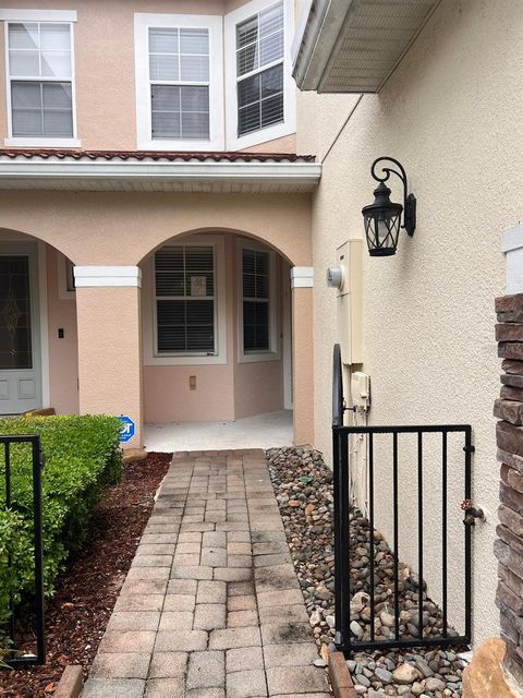 Townhouse in ORLANDO FL 10129 FALLSGROVE STREET.jpg