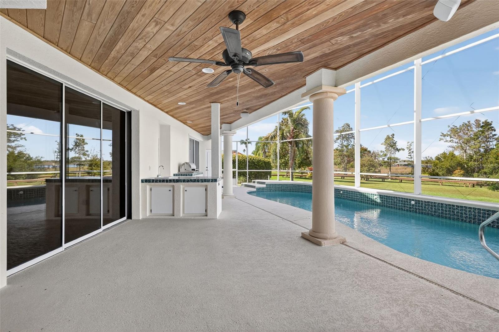 MOUNT DORA COUNTRY CLUB MOUNT DORA UNIT 02 - Residential