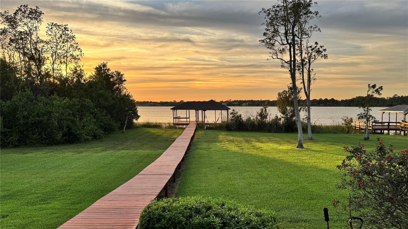 MOUNT DORA COUNTRY CLUB MOUNT DORA UNIT 02 - Residential