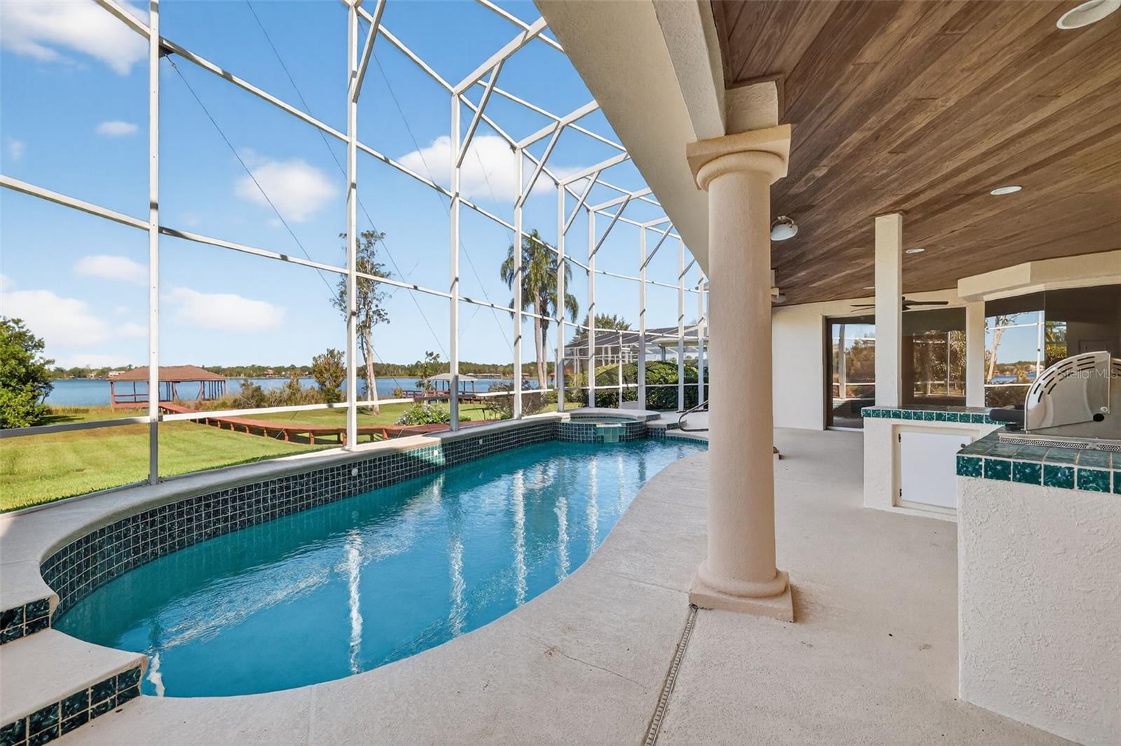 MOUNT DORA COUNTRY CLUB MOUNT DORA UNIT 02 - Residential