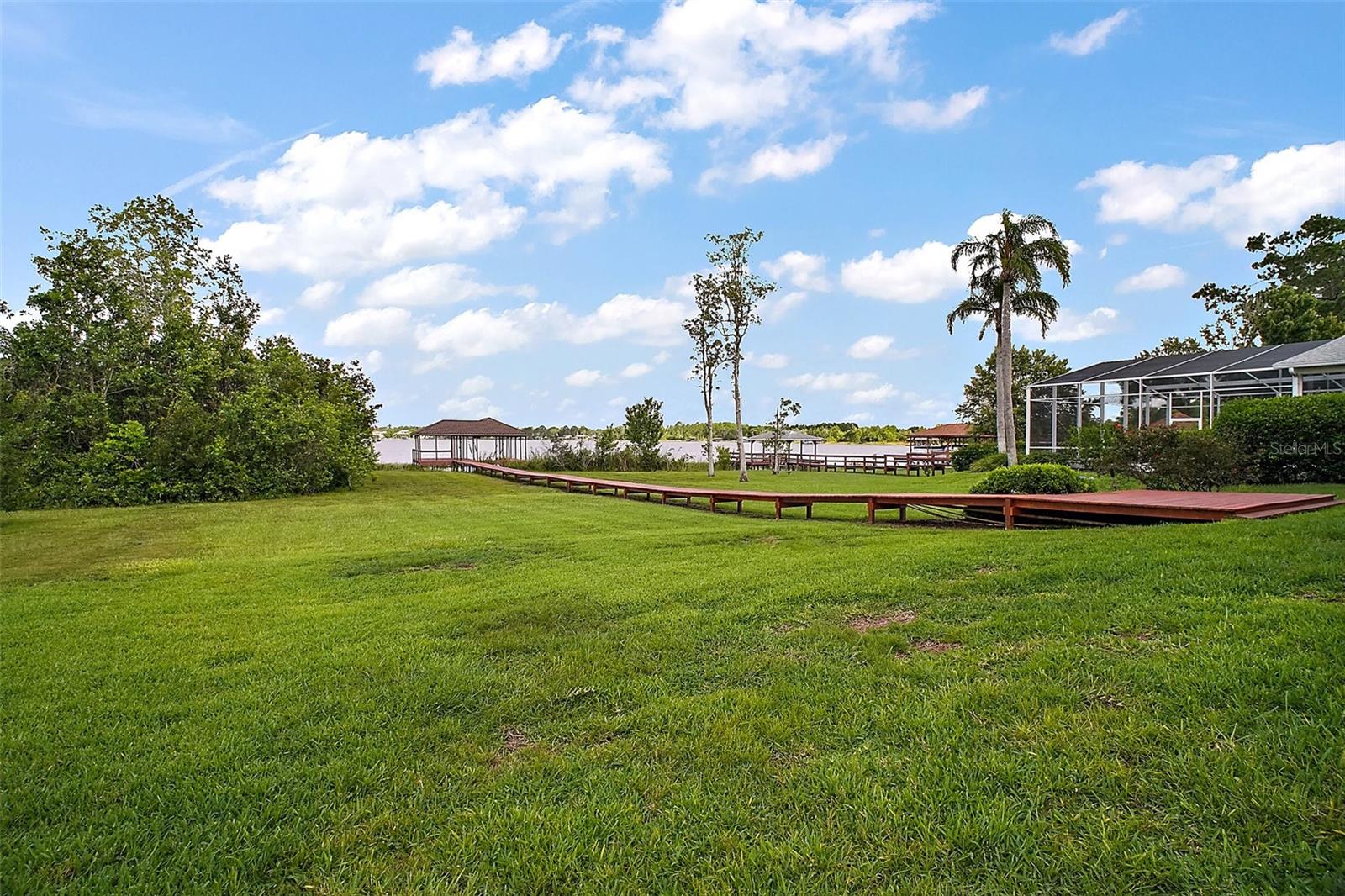 MOUNT DORA COUNTRY CLUB MOUNT DORA UNIT 02 - Residential
