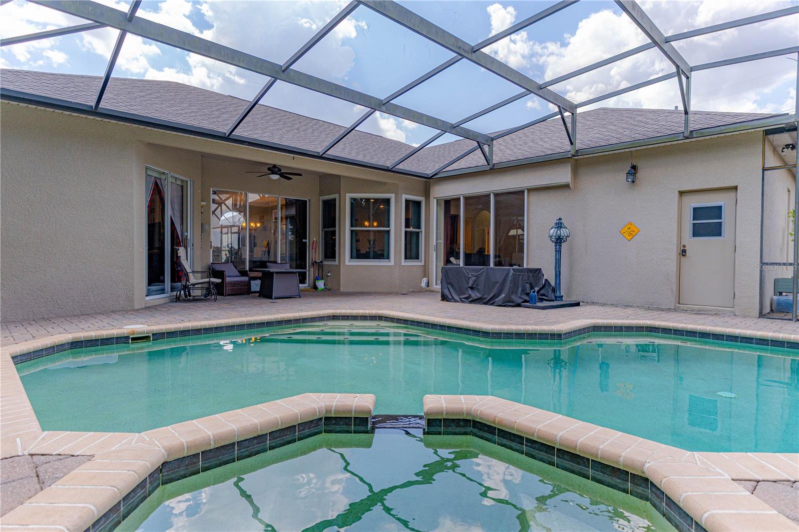 GRAND RESERVE - Residential