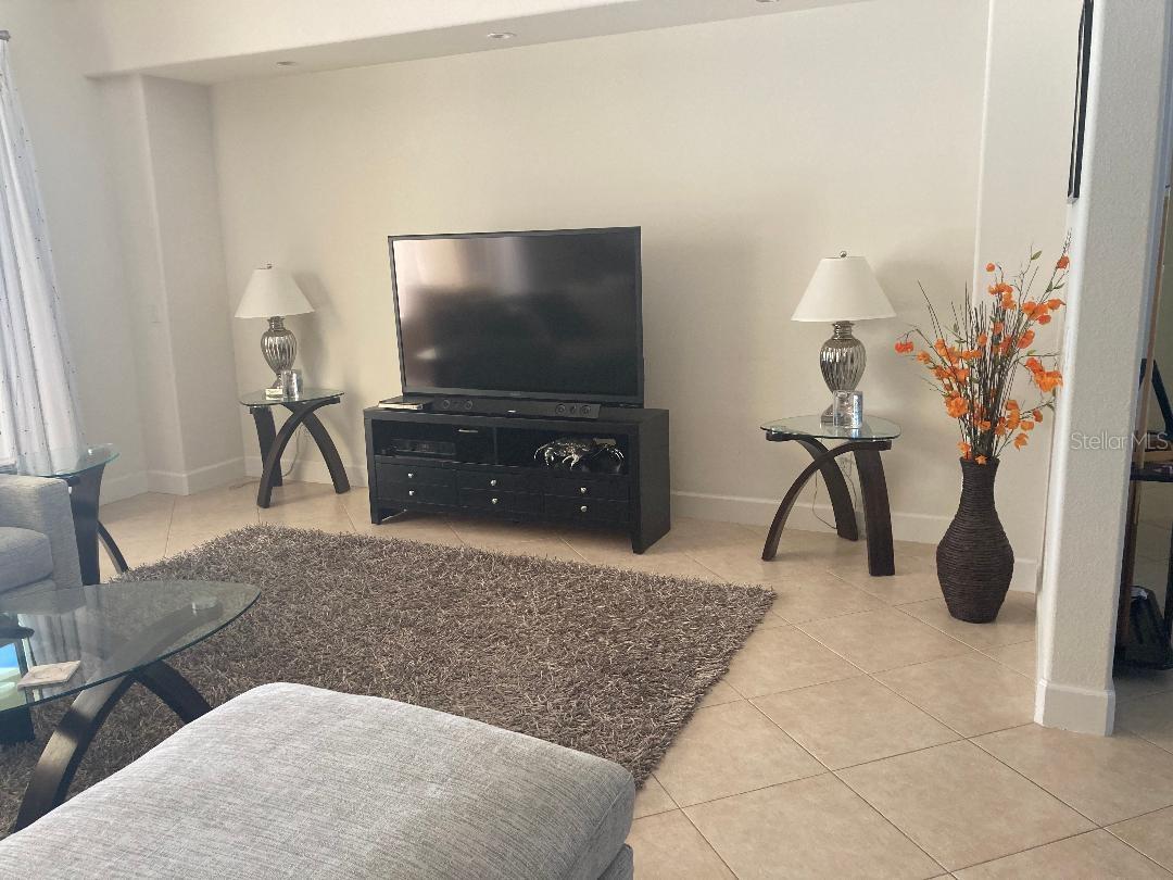 BARTON FARMS - Residential Lease