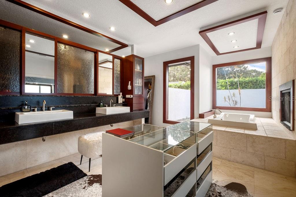 LAKE CRESCENT RESERVE - Residential