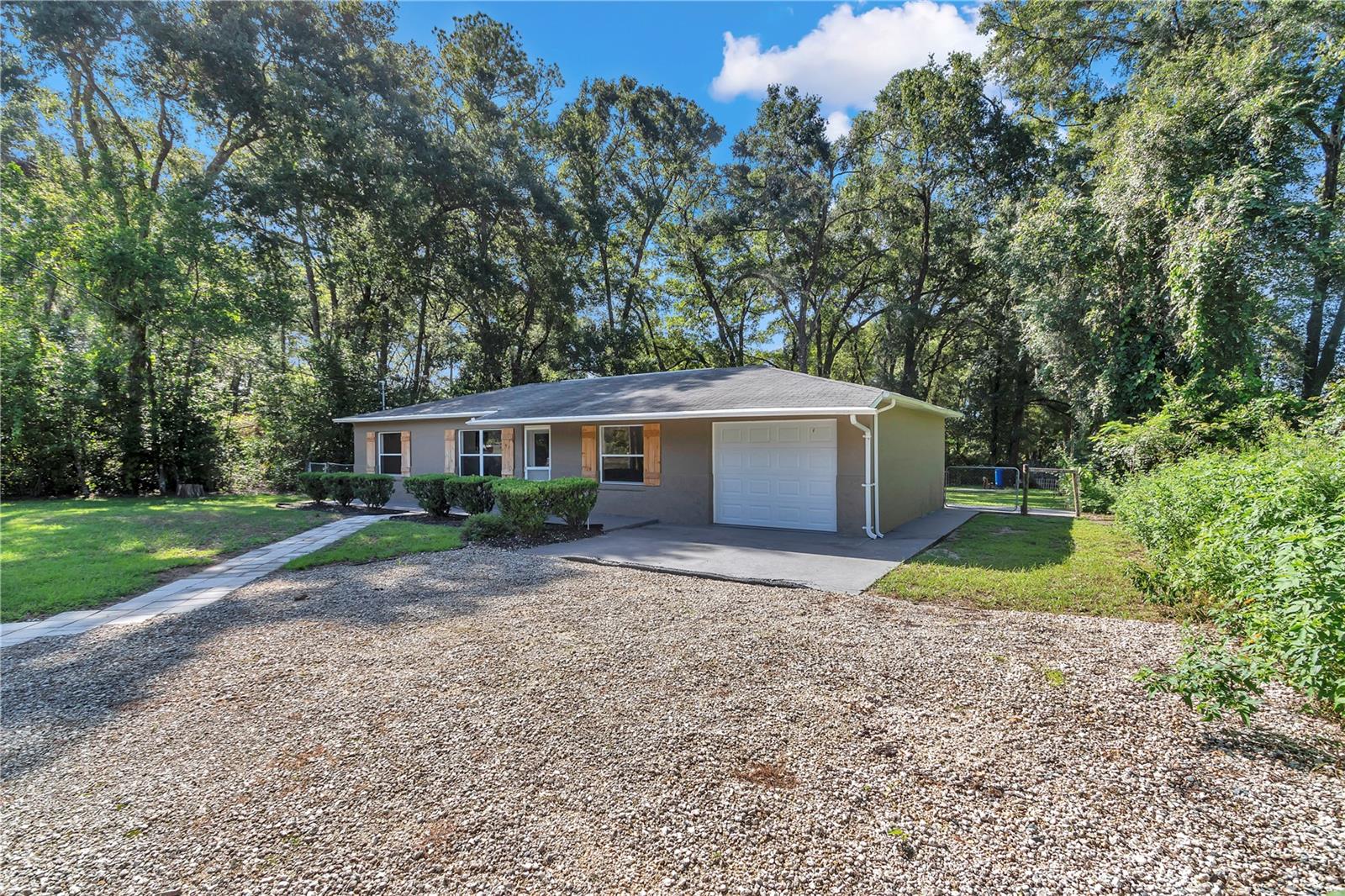 BELLEVIEW HEIGHTS ESTATE - Residential Lease