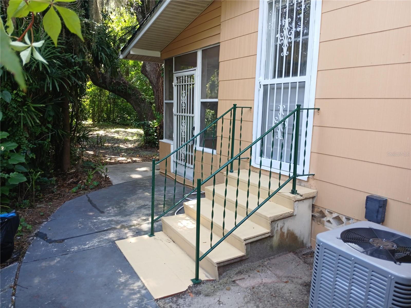 2005 JEFFERSON AVENUE