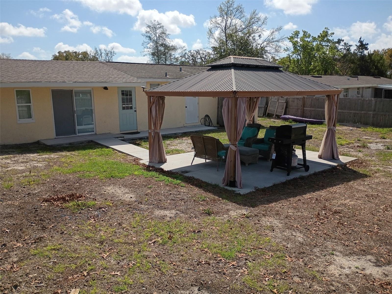 SPRING HILL - Residential