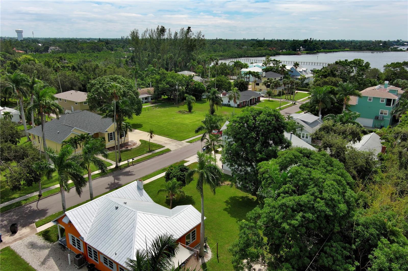 BAYVIEW GROVE - Land