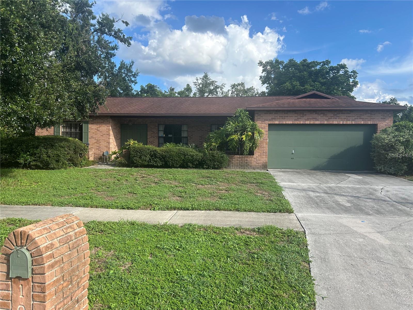 1813 LAUREL OAK DRIVE