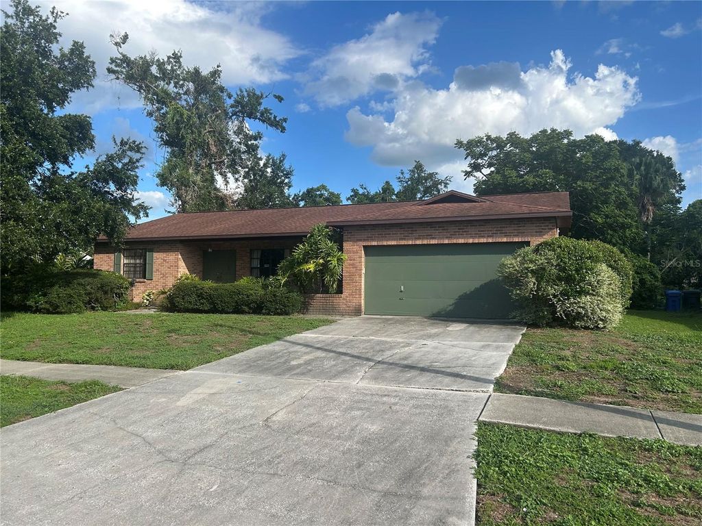 Photo of 1813 Laurel Oak Drive, Valrico, FL 33596 (MLS # TB8398639)