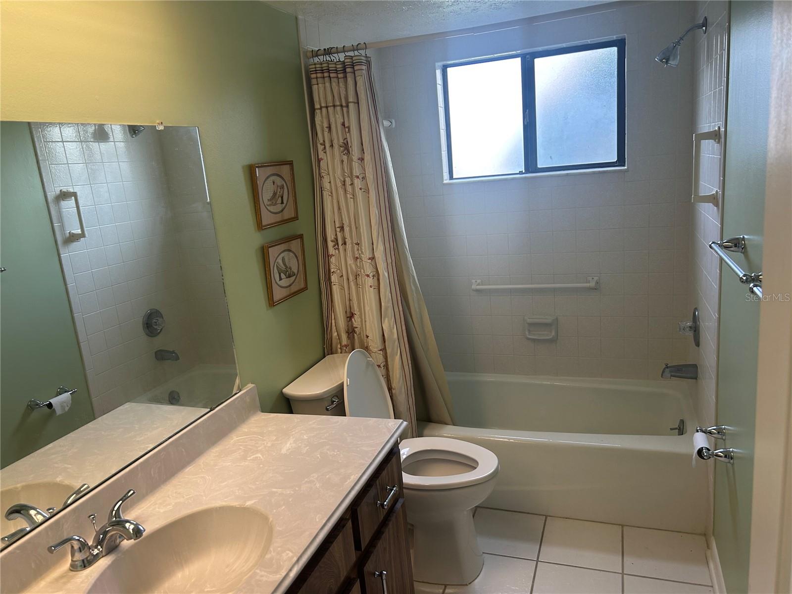 1813 LAUREL OAK DRIVE