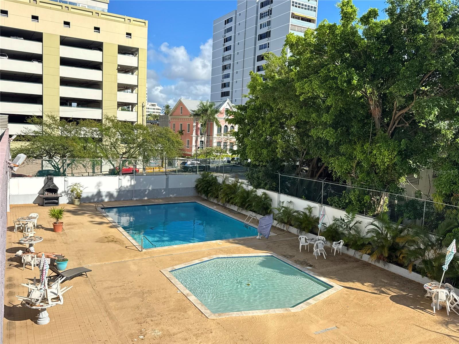 CARIBBEAN TOWERS - Residential