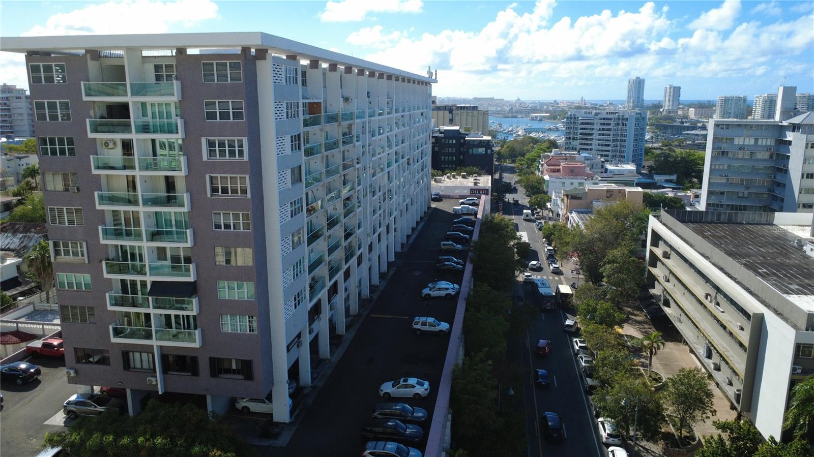 CARIBBEAN TOWERS - Residential