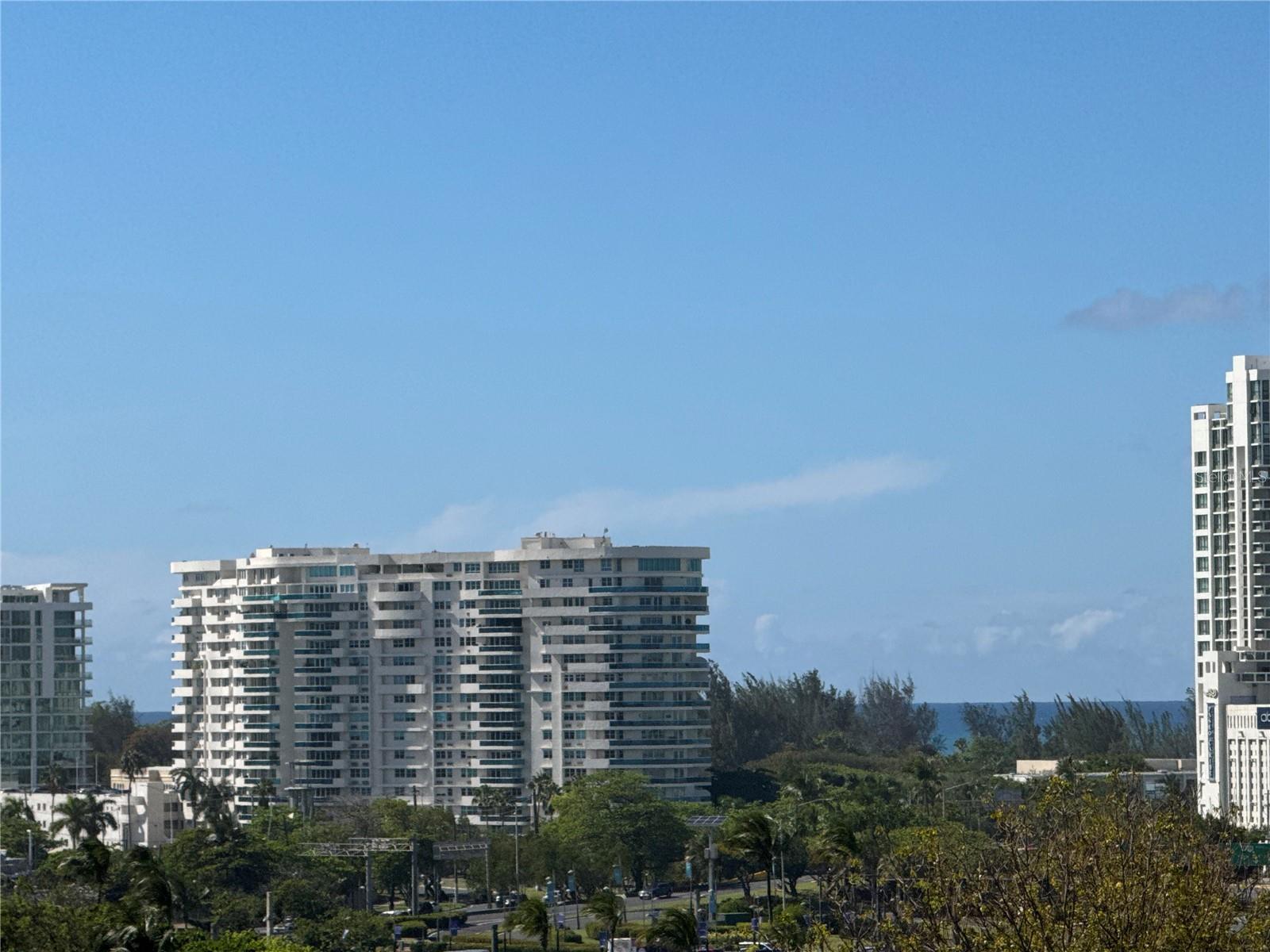 CARIBBEAN TOWERS - Residential