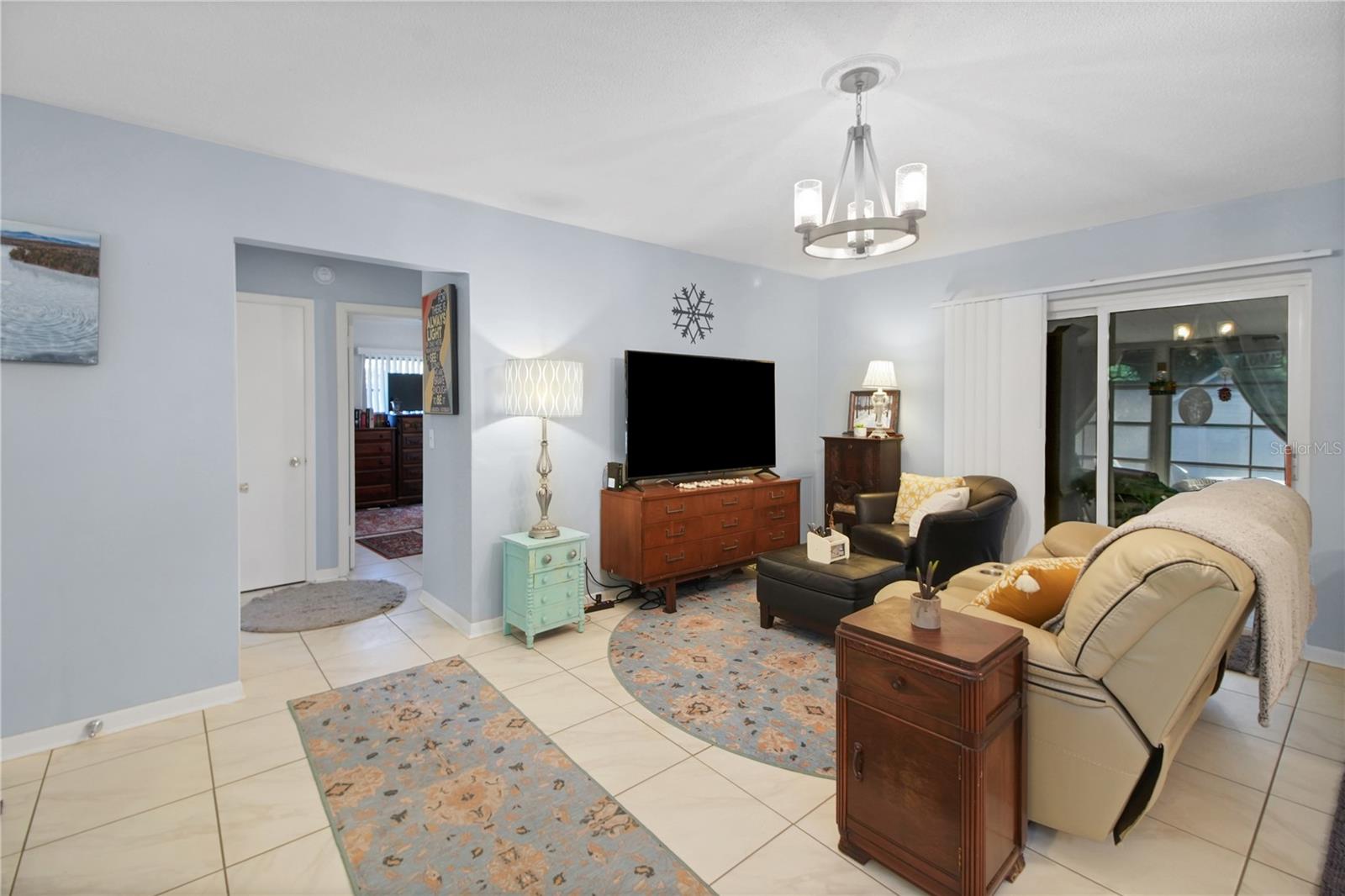 6122 E GLENCOE STREET