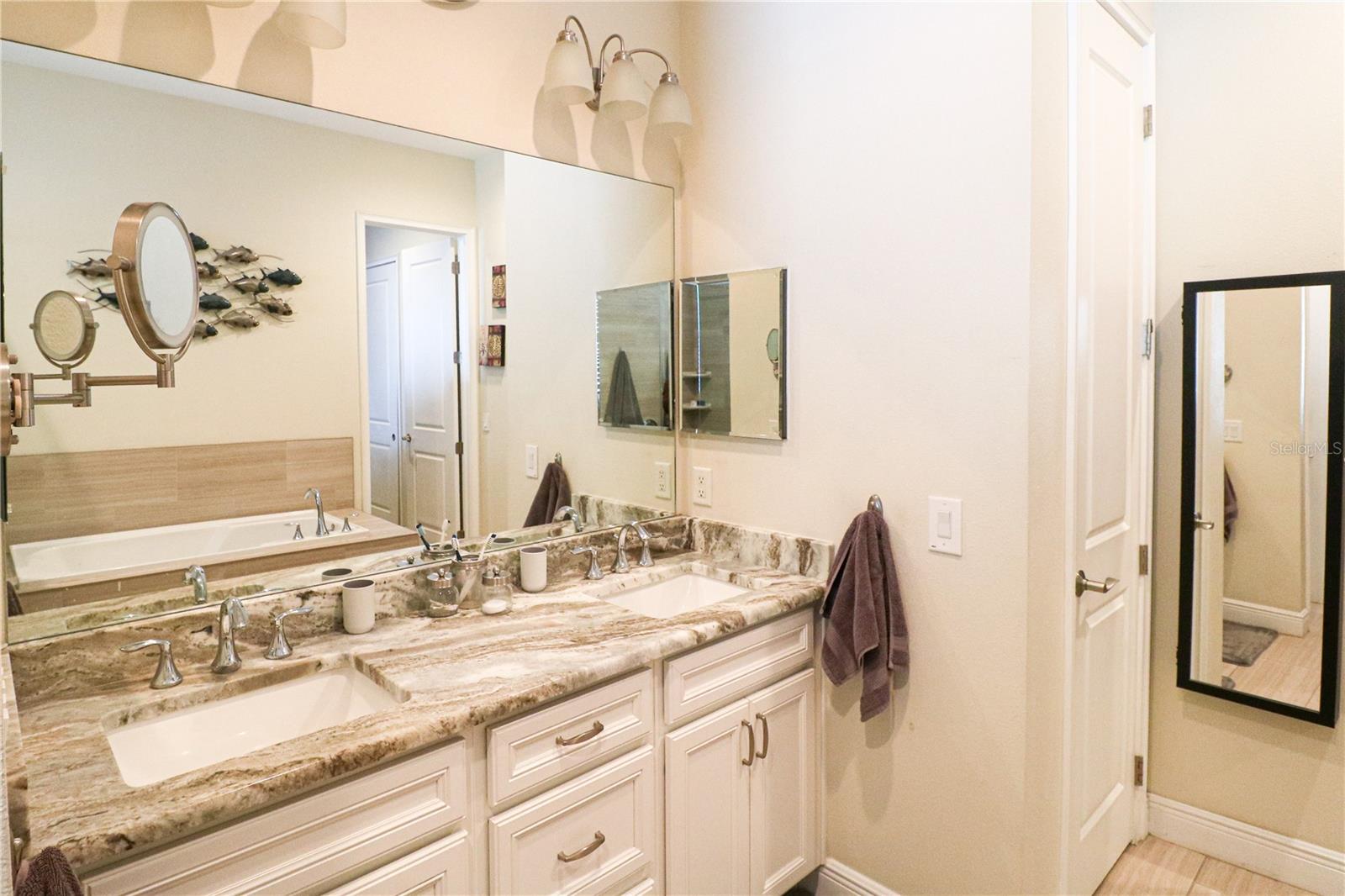 LAND LACKEY ESTATES UNIT 2 - Residential
