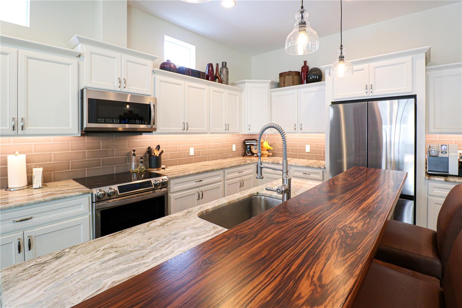 LAND LACKEY ESTATES UNIT 2 - Residential