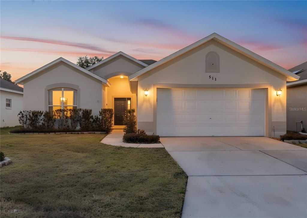 Photo of 511 Jaybee Avenue, Davenport, FL 33897 (MLS # O6382671)