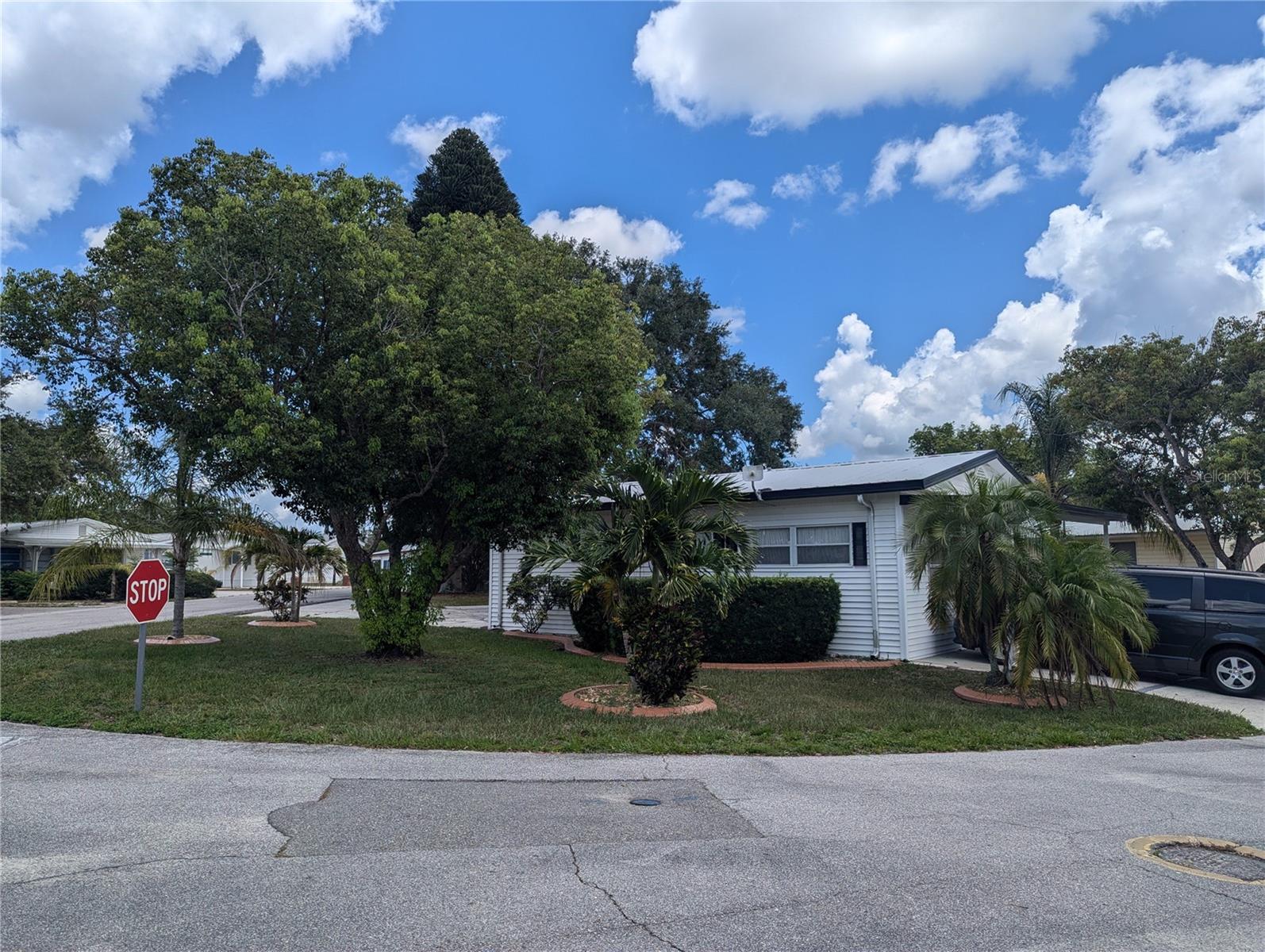 SADDLEBAG LAKE - Residential