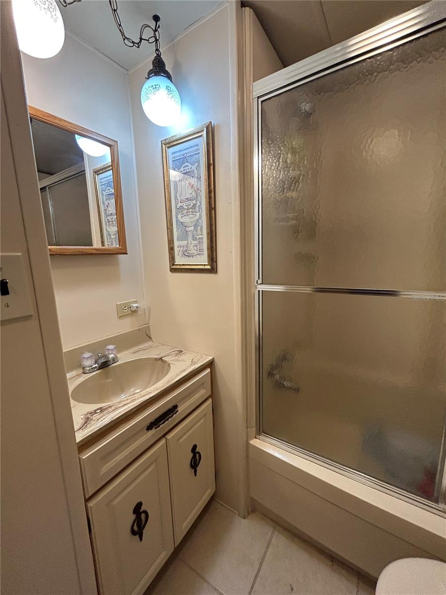 SADDLEBAG LAKE - Residential