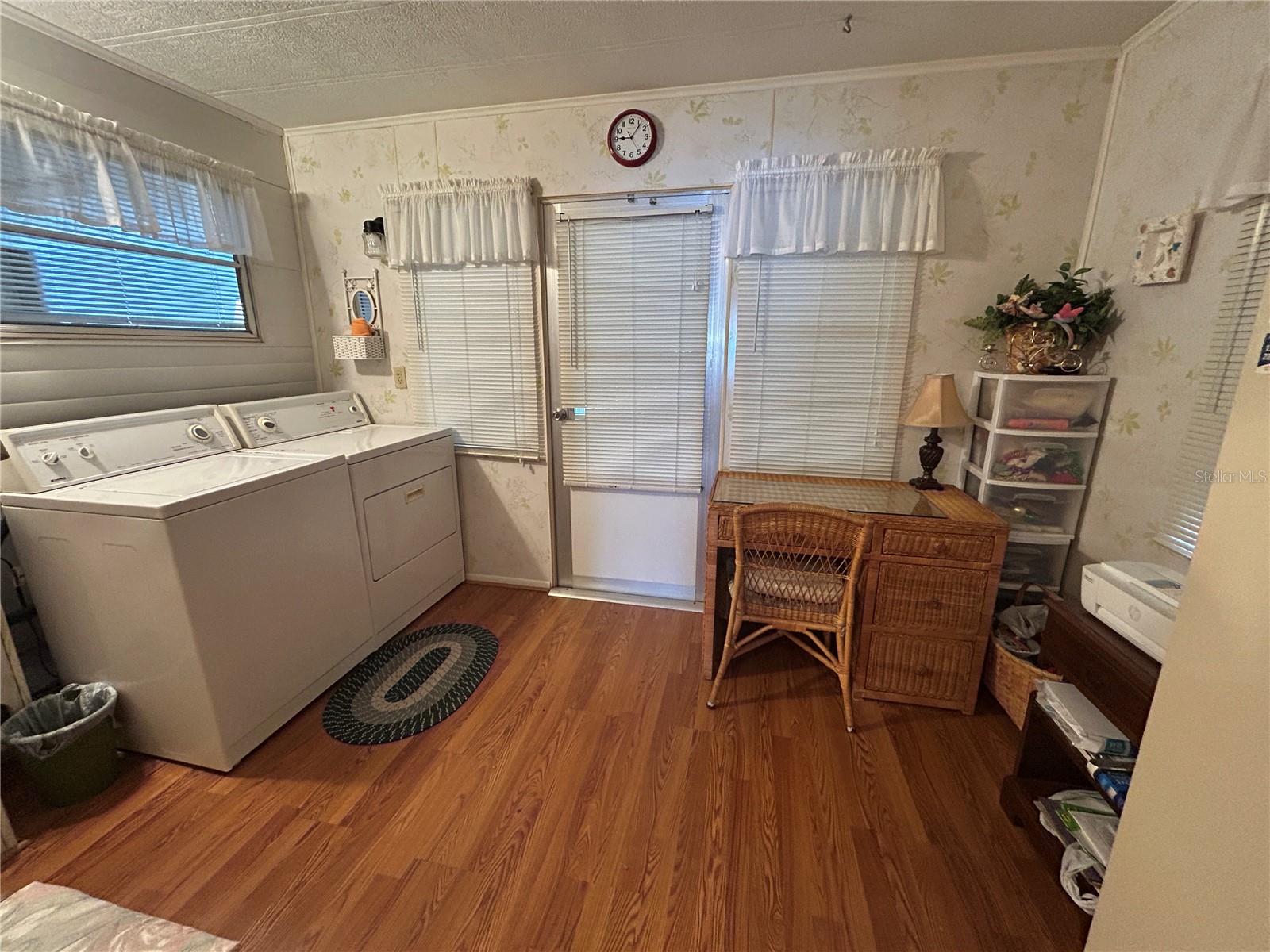 SADDLEBAG LAKE - Residential