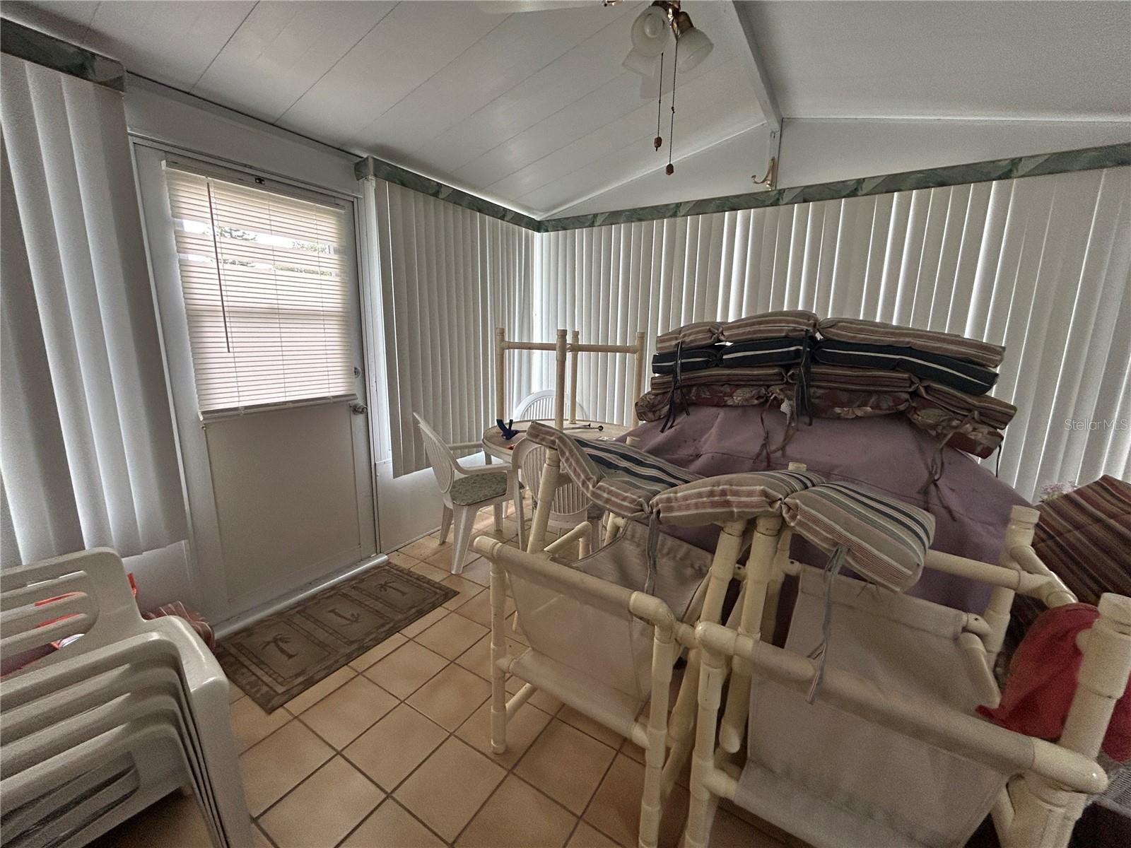 SADDLEBAG LAKE - Residential