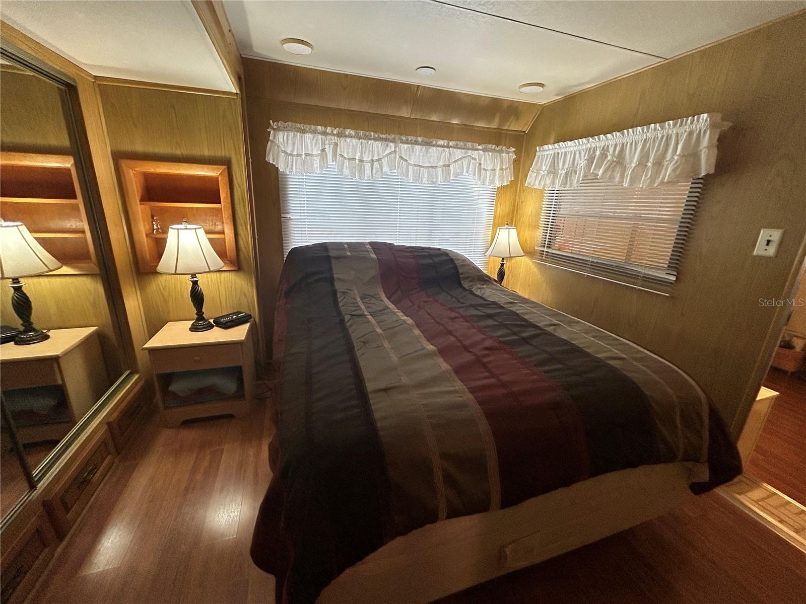 SADDLEBAG LAKE - Residential