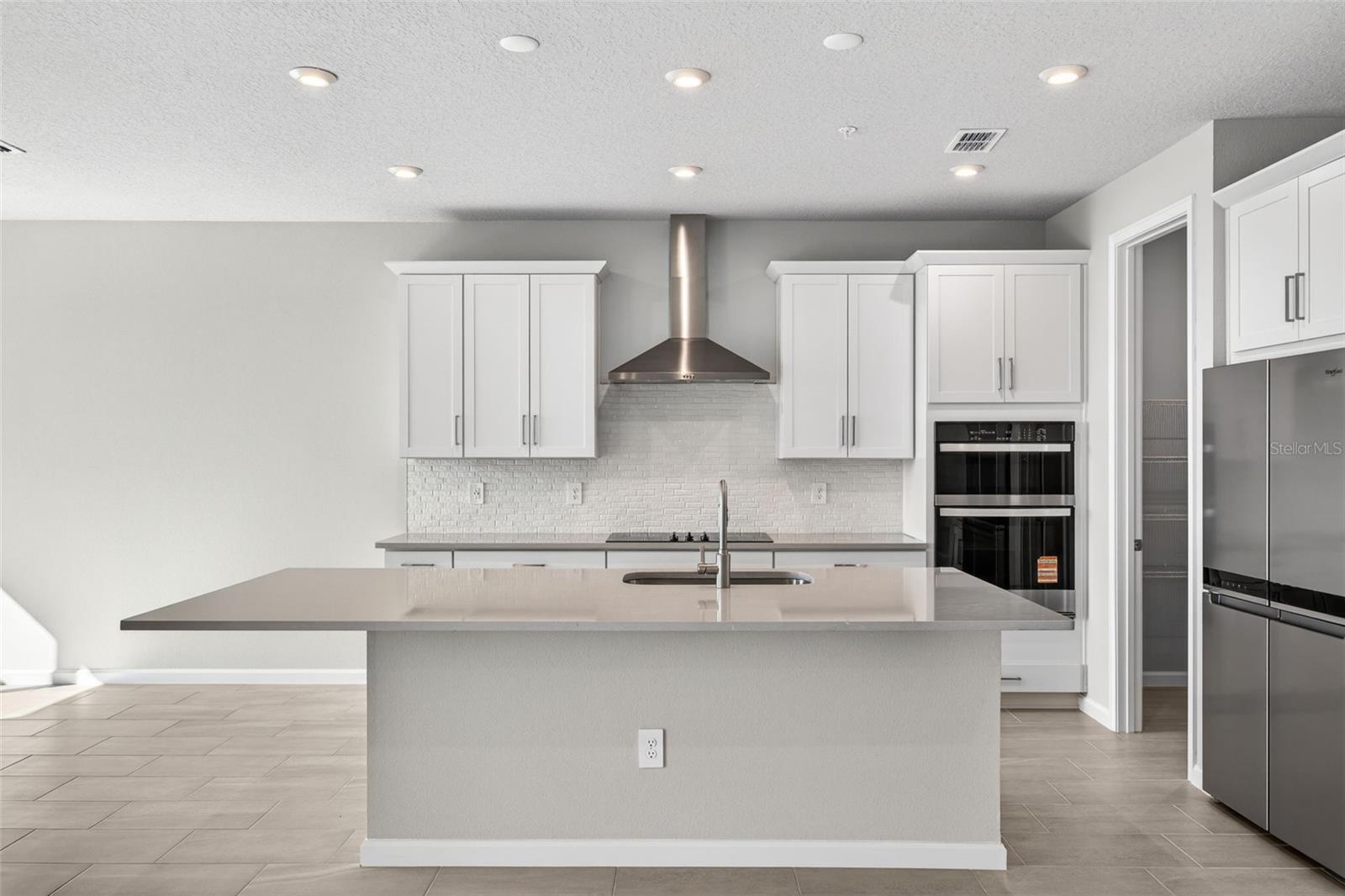 LAKESPUR AT WELLEN PARK - Residential