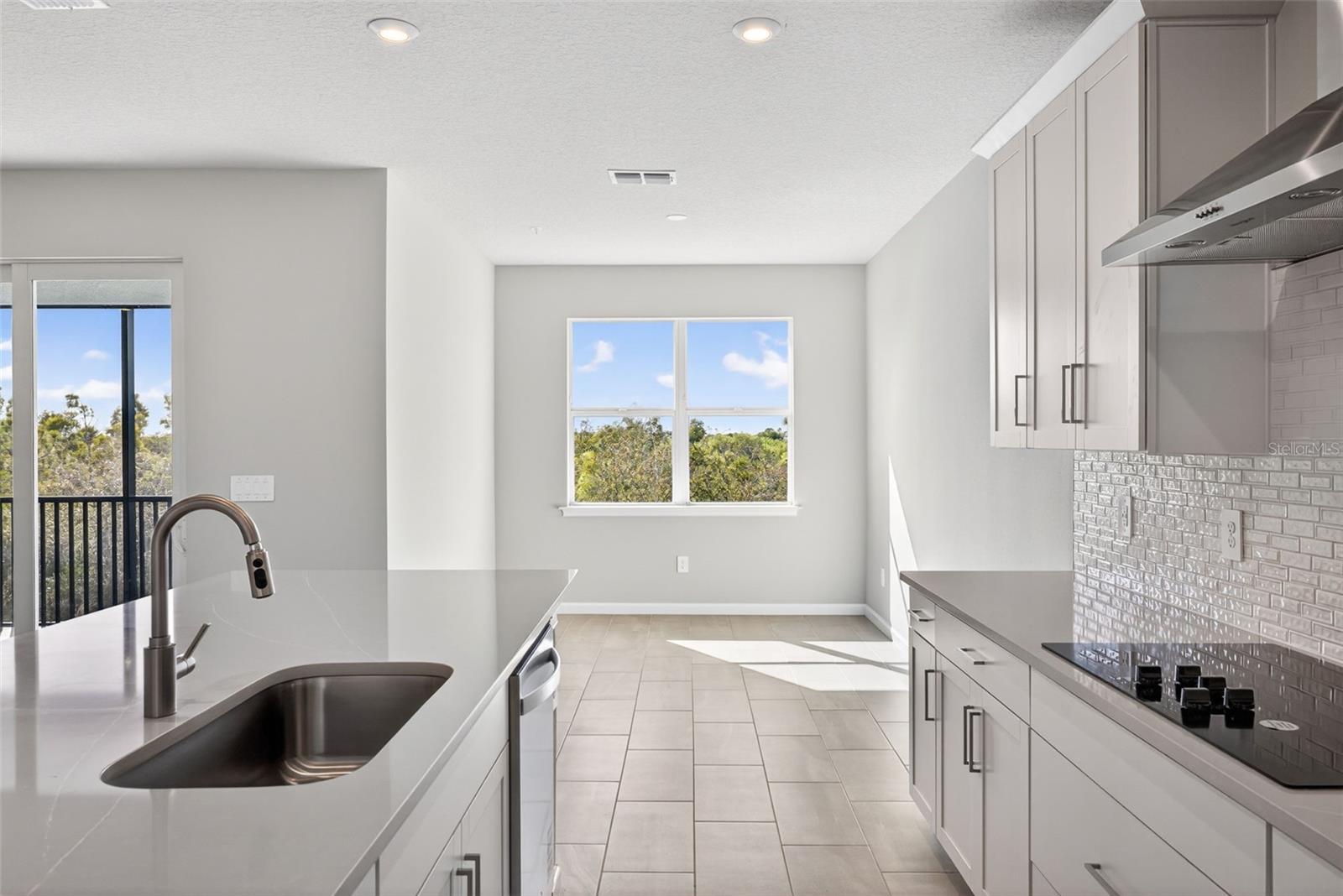 LAKESPUR AT WELLEN PARK - Residential