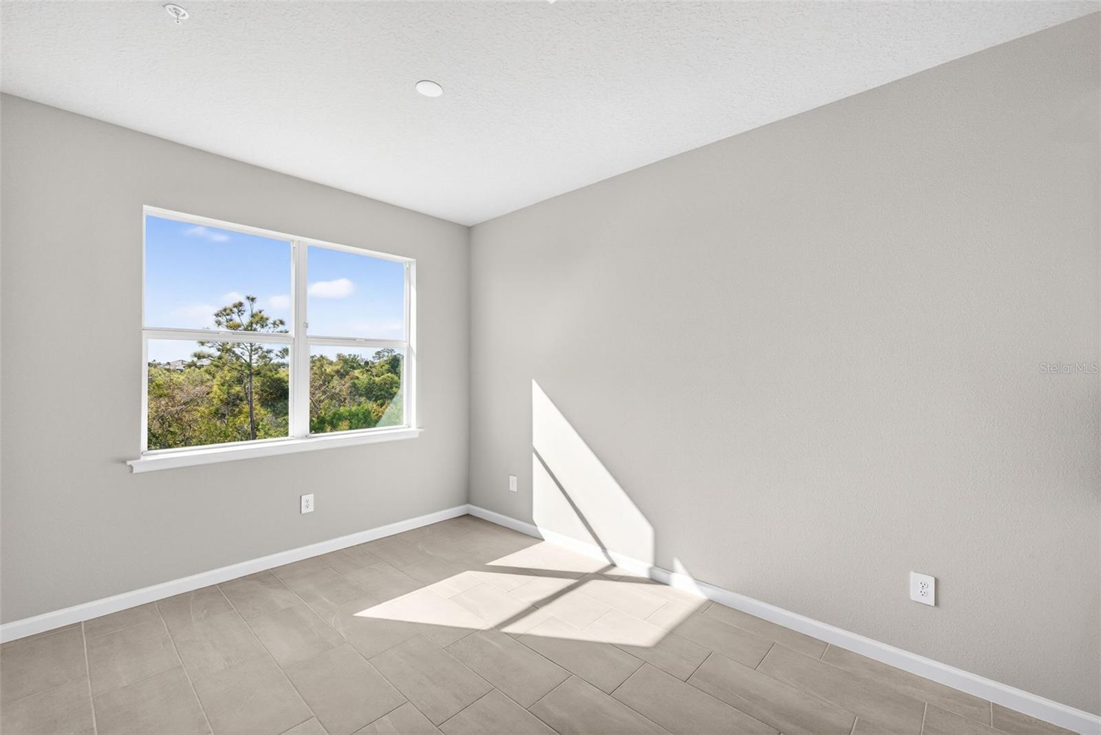 LAKESPUR AT WELLEN PARK - Residential