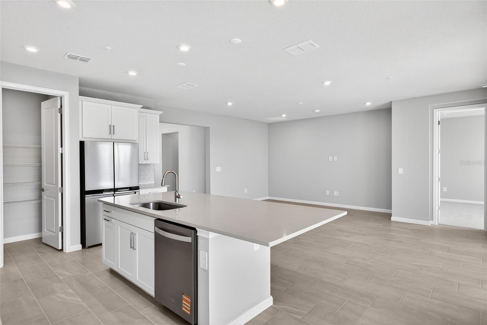 LAKESPUR AT WELLEN PARK - Residential