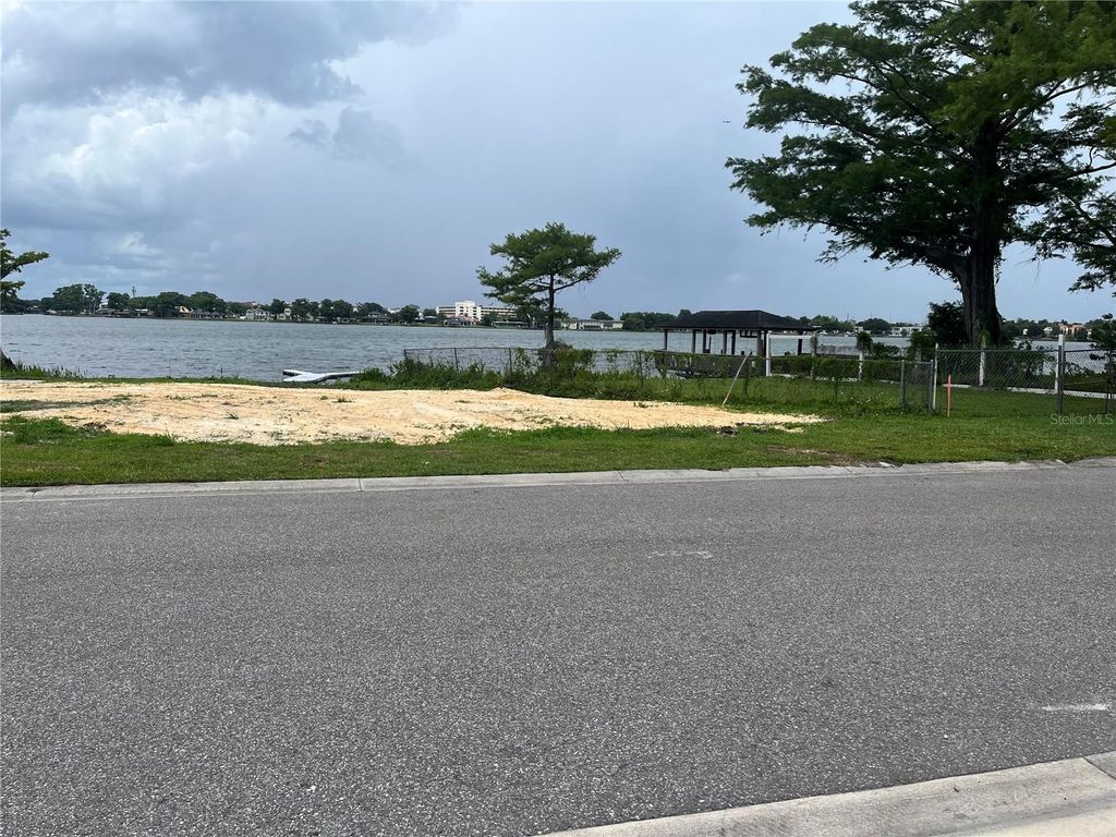 Photo of 1812 Killarney Drive, Winter Park, FL 32789 (MLS # G5112648)