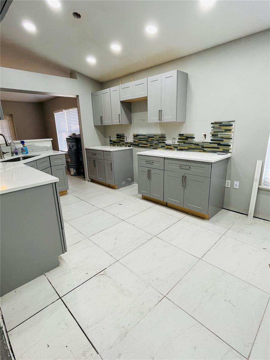 SILVER SPGS SHORES UN 17 - Residential