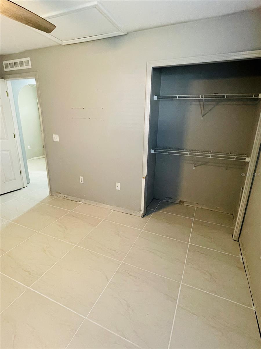 SILVER SPGS SHORES UN 17 - Residential