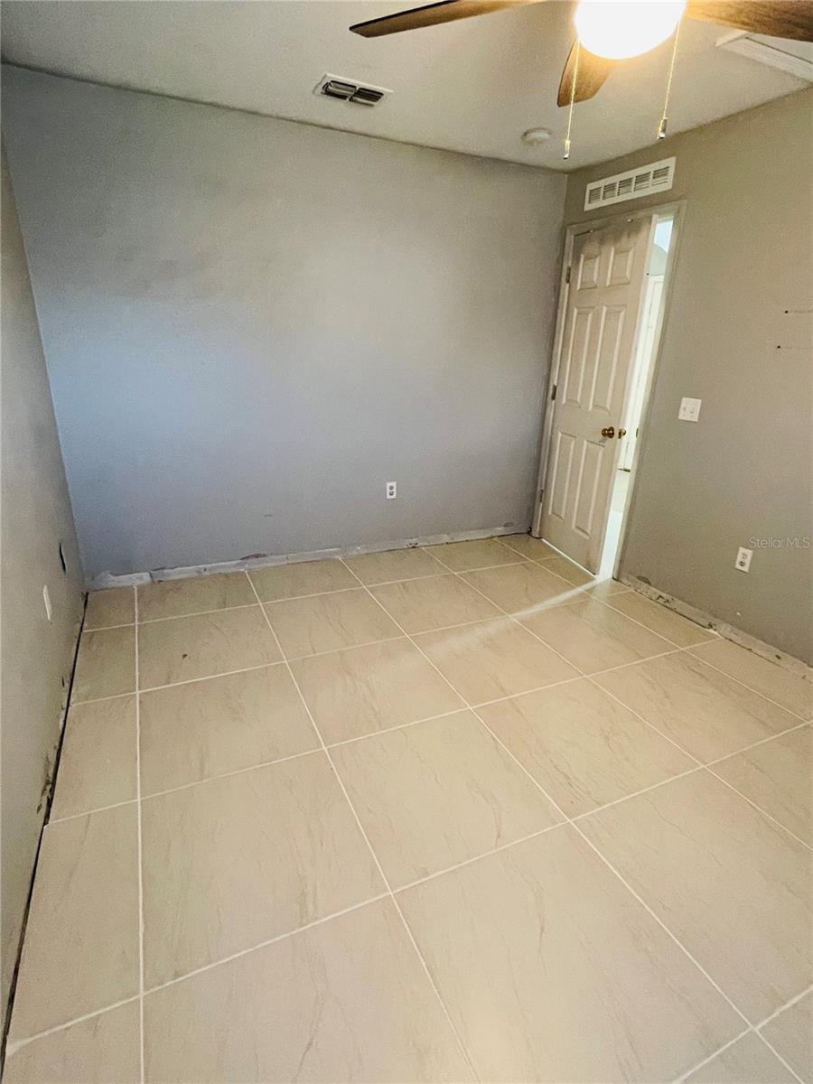 SILVER SPGS SHORES UN 17 - Residential