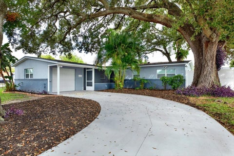 Photo of 7505 W Henry Avenue, Tampa, FL 33615 (MLS # TB8549465)
