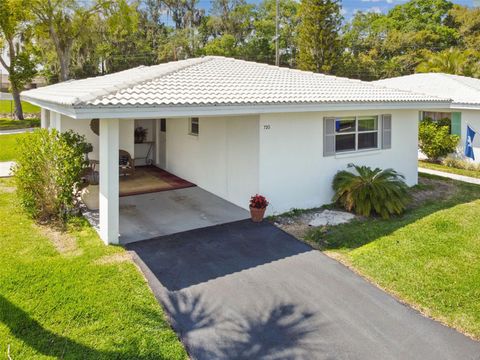 A home in LAKELAND