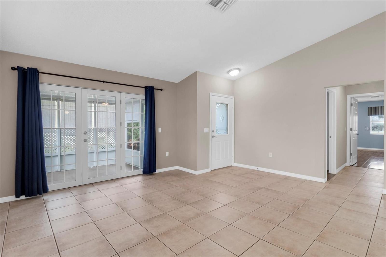 VICKSBURG VILLAGE CONDO - Residential