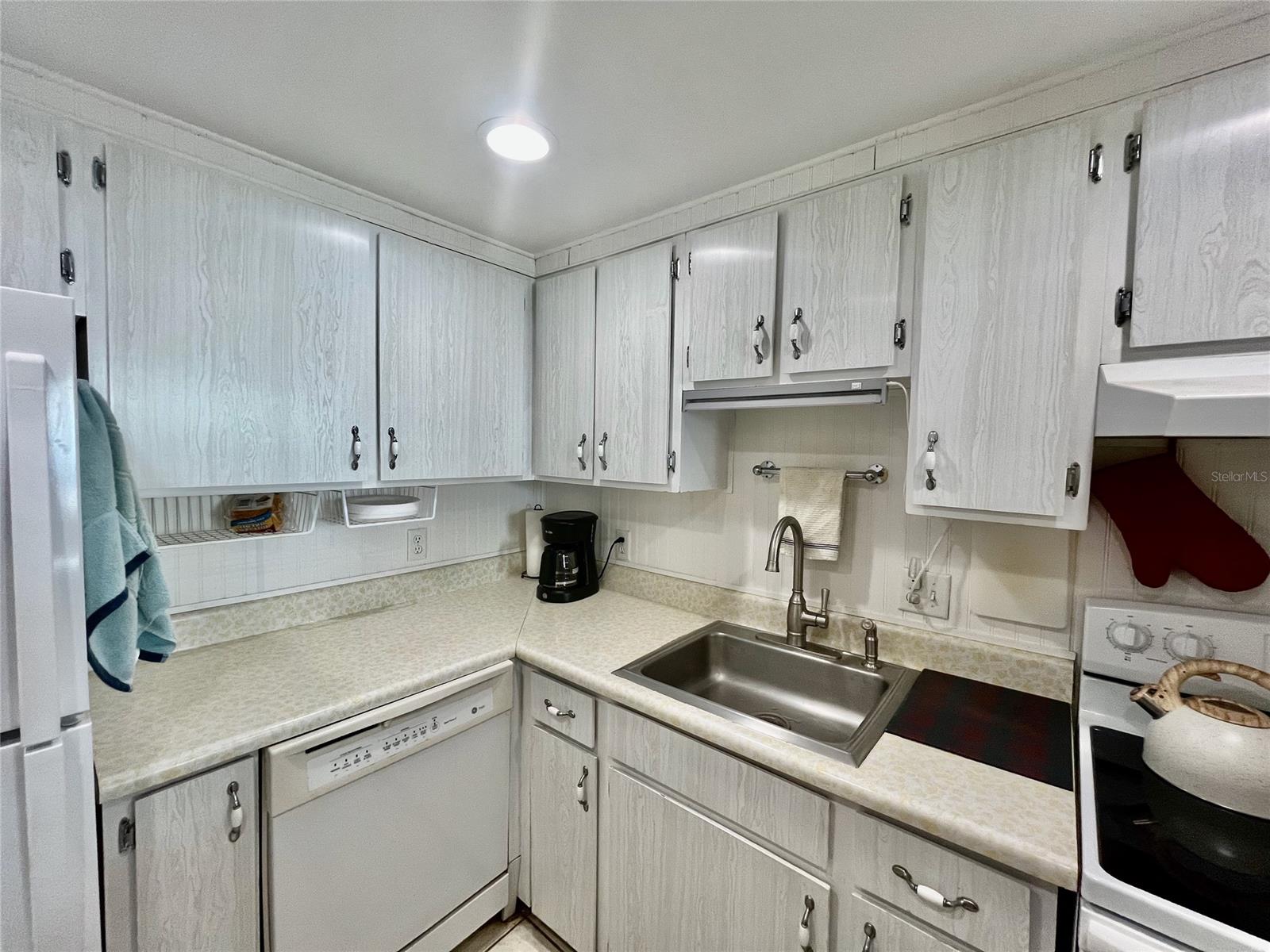 Bayshore Bath & Tennis Club Condo - Residential