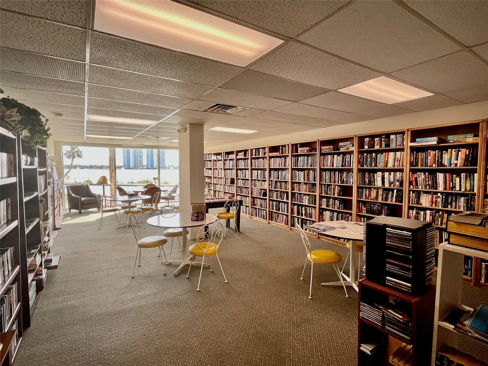 Bayshore Bath & Tennis Club Condo - Residential