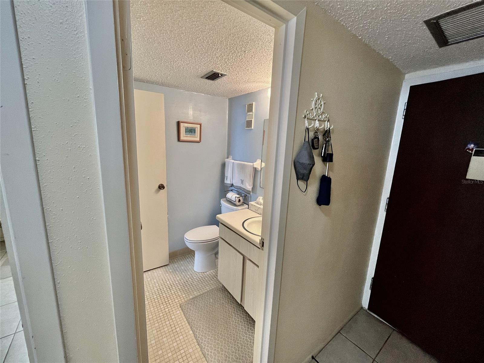 Bayshore Bath & Tennis Club Condo - Residential