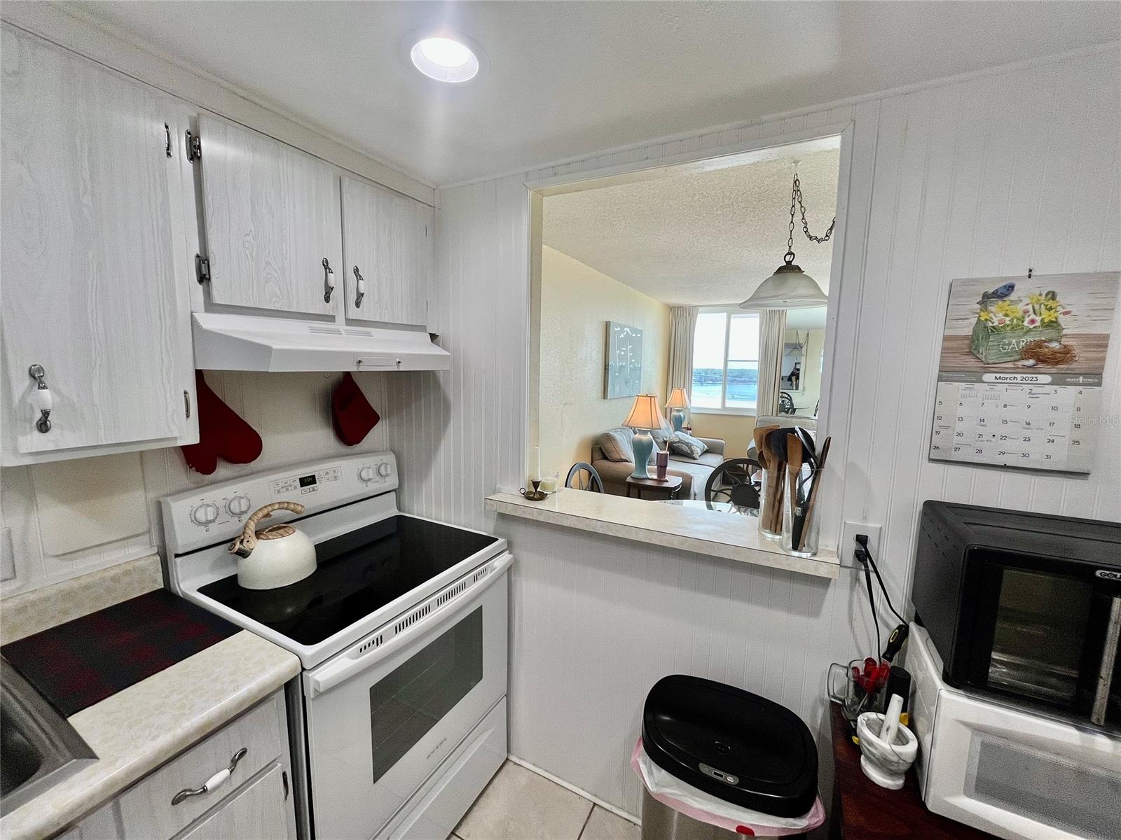 Bayshore Bath & Tennis Club Condo - Residential