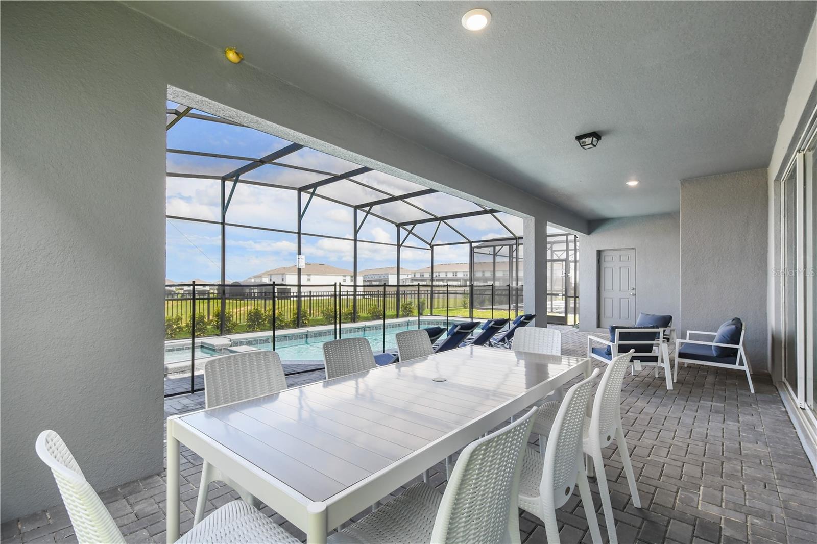 WINDSOR ISLAND RESIDENCE PH 2B - Residential