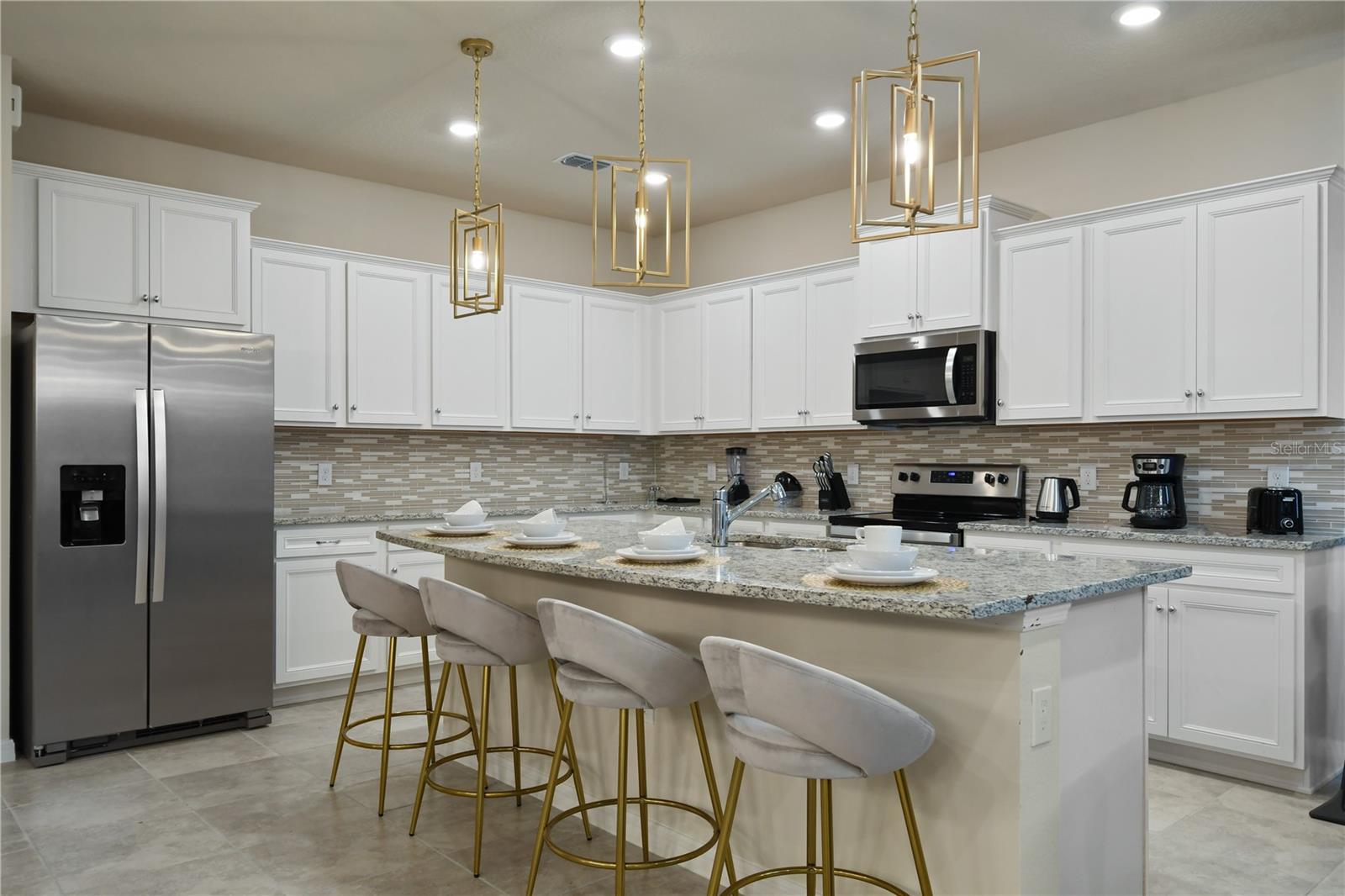 WINDSOR ISLAND RESIDENCE PH 2B - Residential