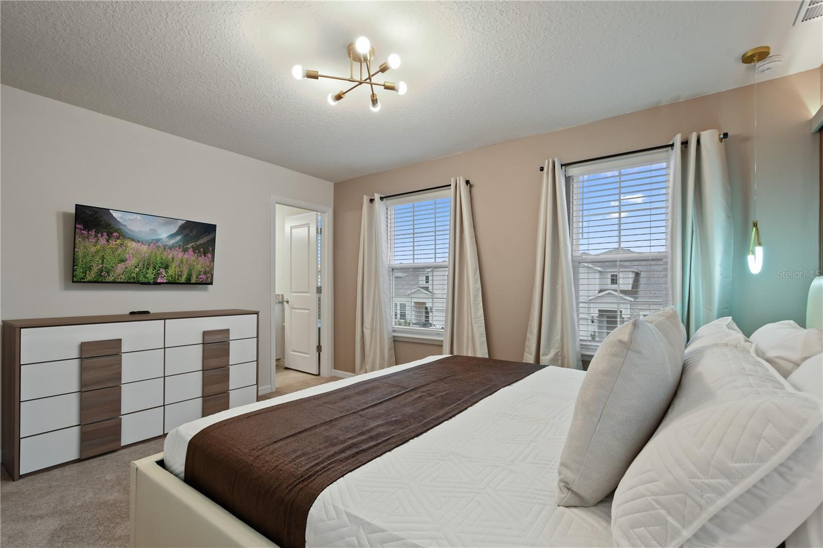 WINDSOR ISLAND RESIDENCE PH 2B - Residential